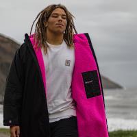 dryrobe Advance Long Sleeve Changing Robe - Black / Pink Extra Image 9 Preview